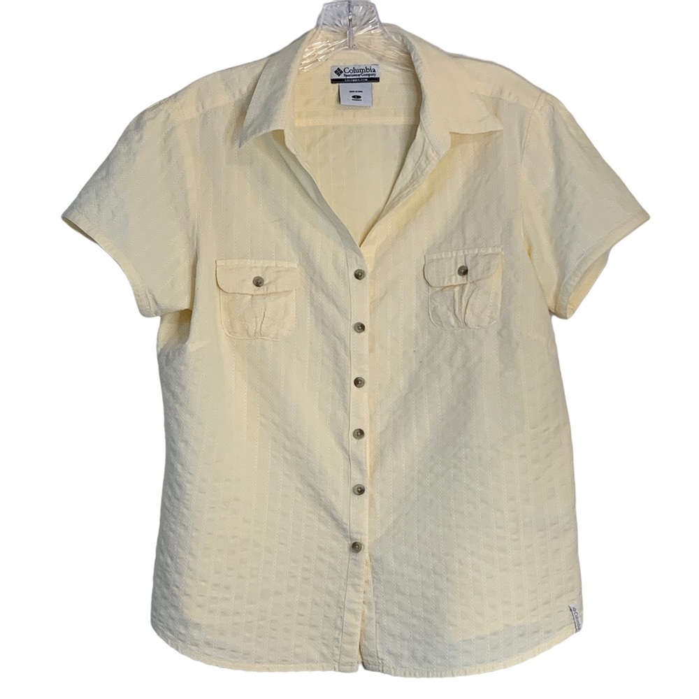 Columbia Short-Sleeve Button-Down Shirt in Pale Yellow